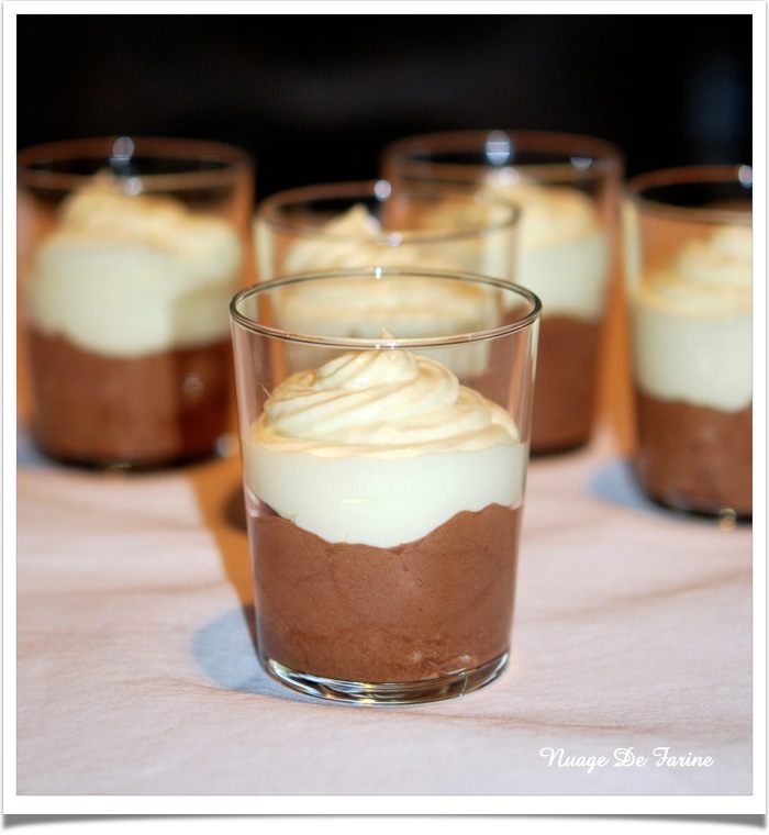 Petits verres de mousse au chocolat et crème vanillée