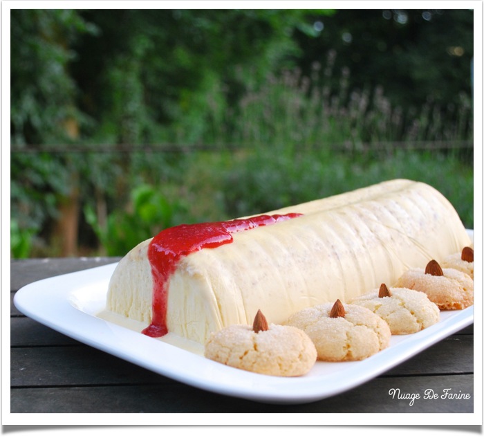 Semifreddo aux amaretti et son coulis de pêches