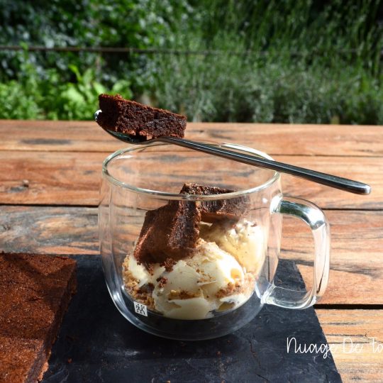 Gâteau au chocolat ultra fondant et moelleux avec sa glace vanille