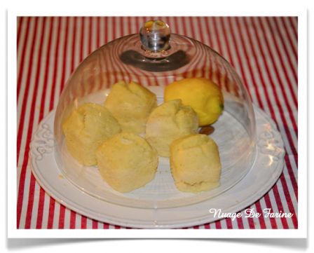 Petits gâteaux acidulés aux amandes