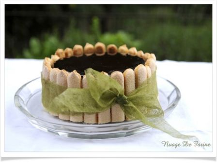 Gâteau miroir aux framboises et amandes