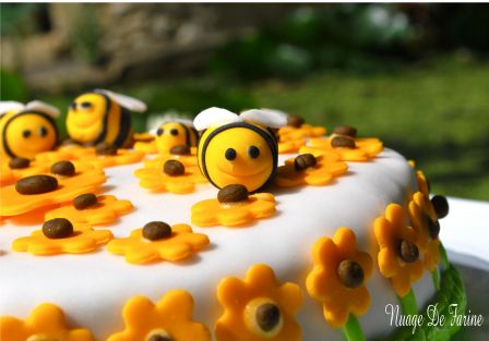 Le Gateau Des Abeilles Nuage De Farine Le Gateau Des Abeilles Nuage De Farine