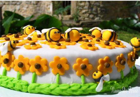 Le Gateau Des Abeilles Nuage De Farine Le Gateau Des Abeilles Nuage De Farine